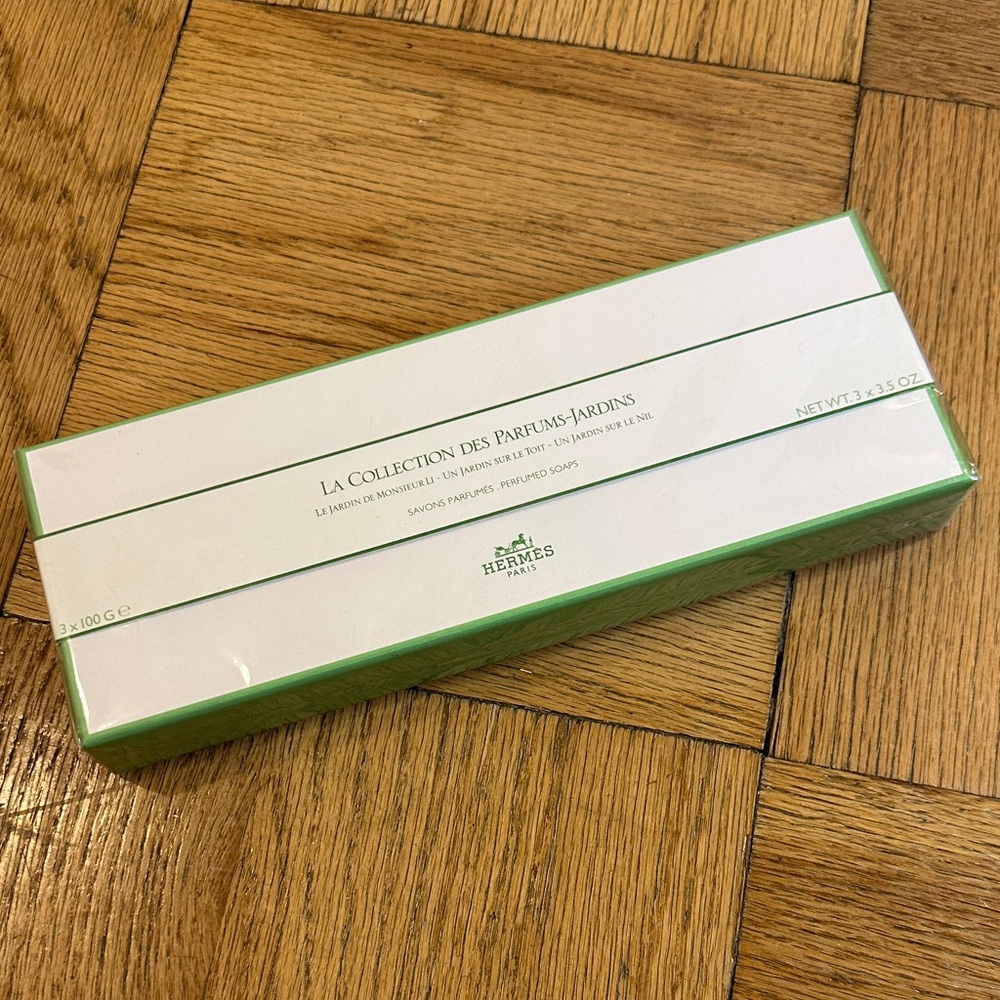 Hermes Green and White Perfumed Soap Set NWT